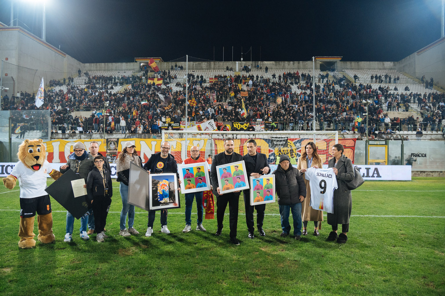 Messina, festeggia i 125 anni di calcio con l’evento "125 legend" voluto dalla nuova proprietà per celebrare la nascita del calcio in città.